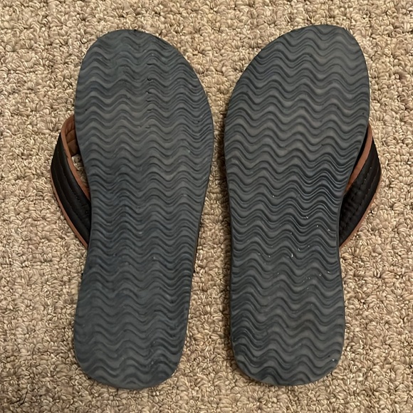 Men’s flip flops - Picture 2 of 3